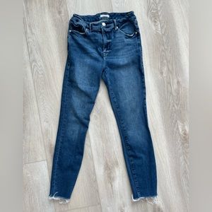 Good American Skinny Jeans. Size 6/28. Dark wash.